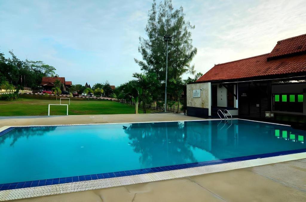 Oyo Home 90745 Desa Balqis Beach Resort Malacca Luaran gambar