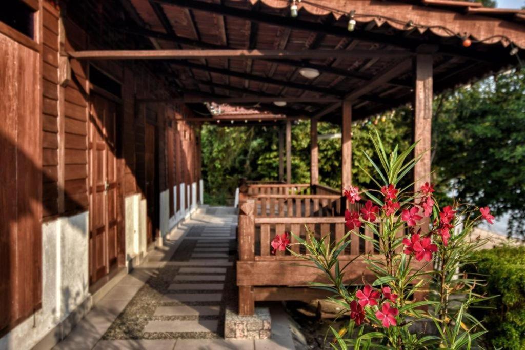 Oyo Home 90745 Desa Balqis Beach Resort Malacca Luaran gambar